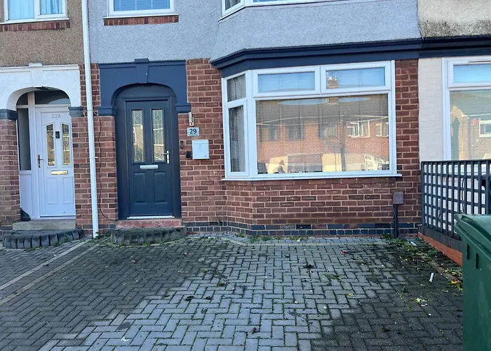 Cosy 3-Bedroom House In Coventry By Seeka Stay, Ideal For Contractors, Free Parking On Drive, Sleeps Up 5